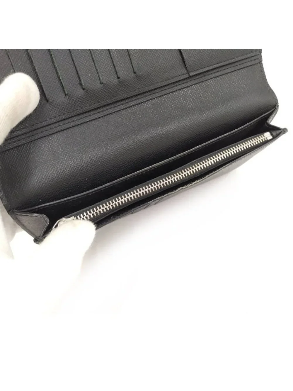 Louis Vuitton Portefeuille Brazza Wallet Taiga Noir